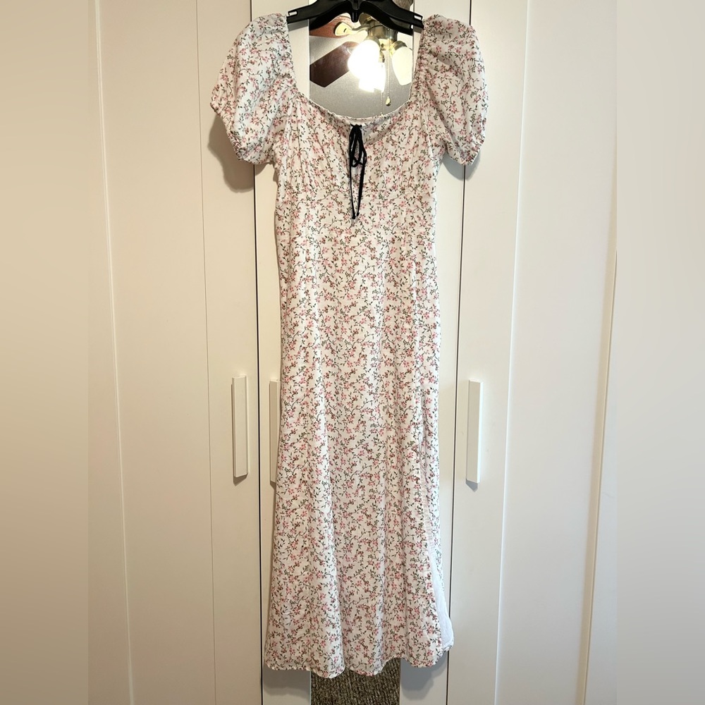 Chelsea and violet women’s floral midi dress NWT